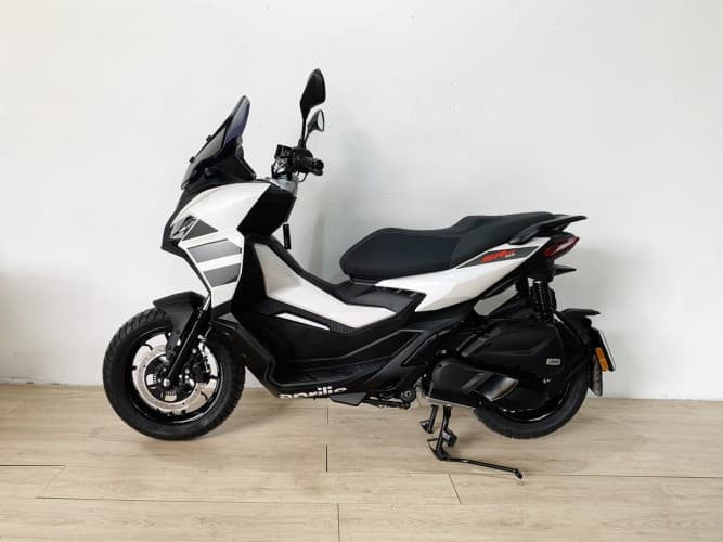 Comprar APRILIA SR GT 125 2025 de segunda mano APRILIA SR GT 125 2025 de segunda mano