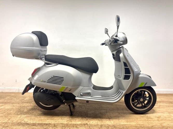 VESPA GTS 125 2023 de segunda mano