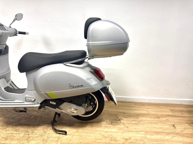 VESPA GTS 125 2023 de segunda mano