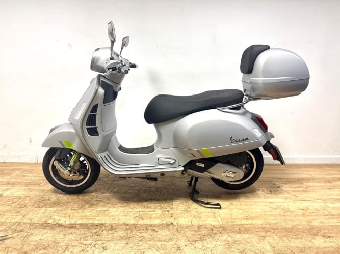 VESPA GTS 125 2023 de segunda mano