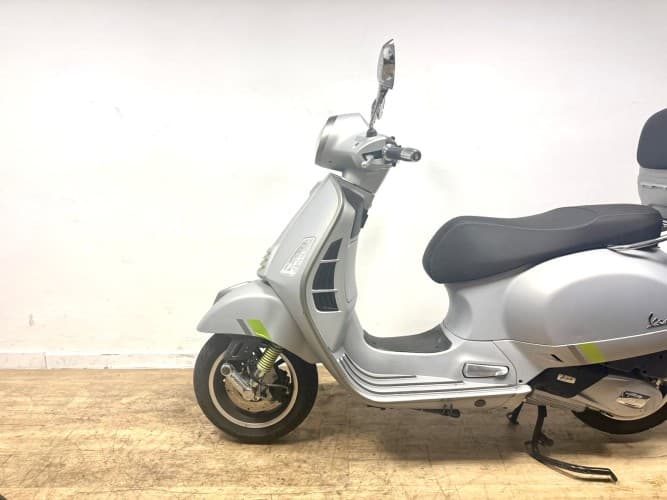 VESPA GTS 125 2023 de segunda mano