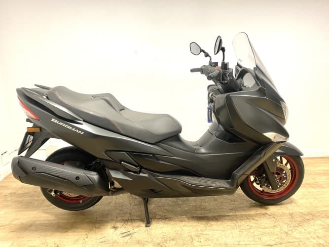 SUZUKI BURGMAN 400 2018 de segunda mano