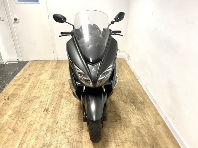 SUZUKI BURGMAN 400 2018 de segunda mano