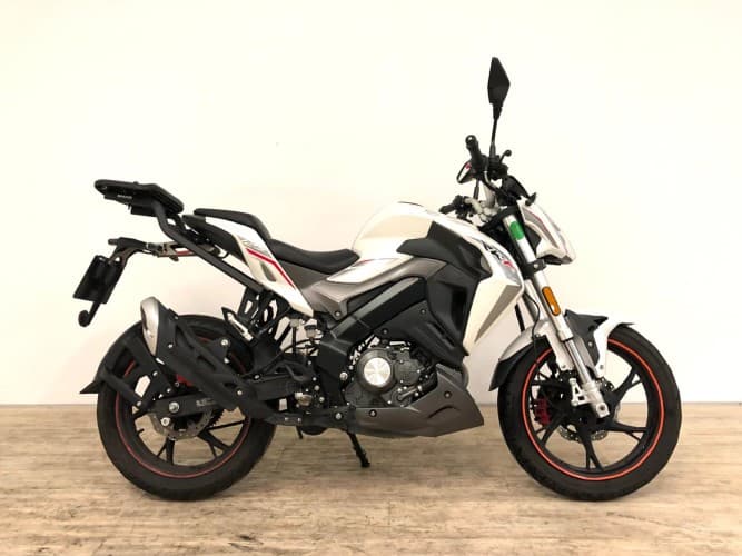 Comprar KEEWAY RKF 125 2018 de segunda mano KEEWAY RKF 125 2018 de segunda mano