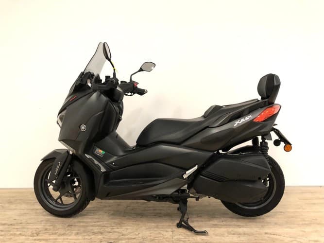Comprar YAMAHA XMAX 300 2021 de segunda mano YAMAHA XMAX 300 2021 de segunda mano