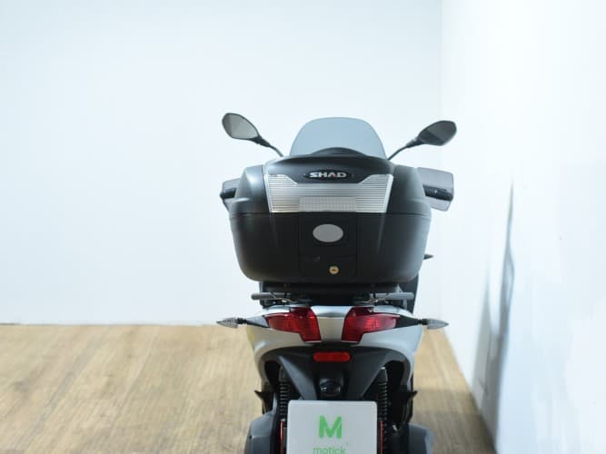 PIAGGIO MP3 300 HPE 2020 de segunda mano