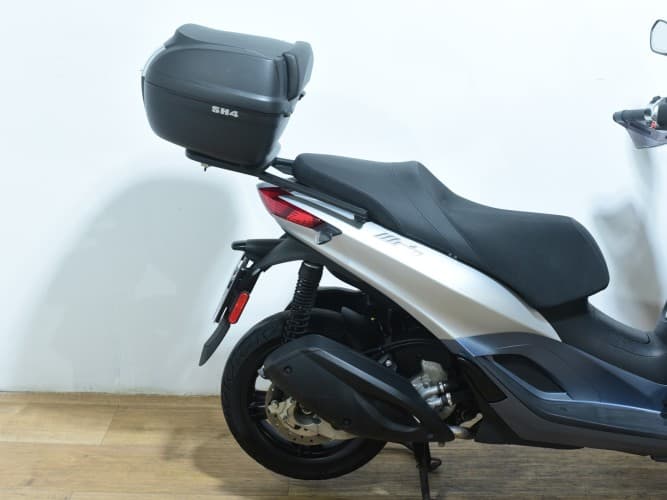 PIAGGIO MP3 300 HPE 2020 de segunda mano