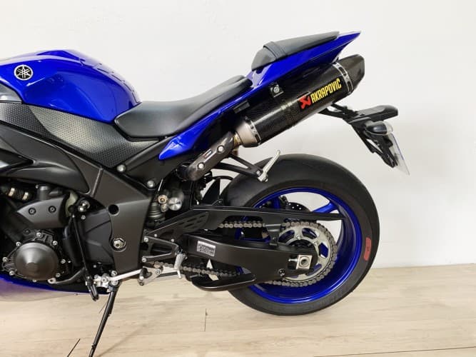 YAMAHA YZF R1 (AKRAPOVIC HOMOLOGADO) 2016 de segunda mano