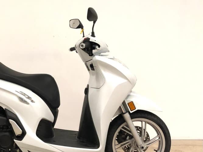 Comprar HONDA SH 350I (TOP CASE) 2022 de segunda mano HONDA SH 350I (TOP CASE) 2022 de segunda mano