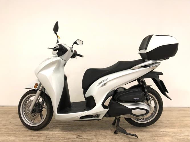 Comprar HONDA SH 350I (TOP CASE) 2022 de segunda mano HONDA SH 350I (TOP CASE) 2022 de segunda mano