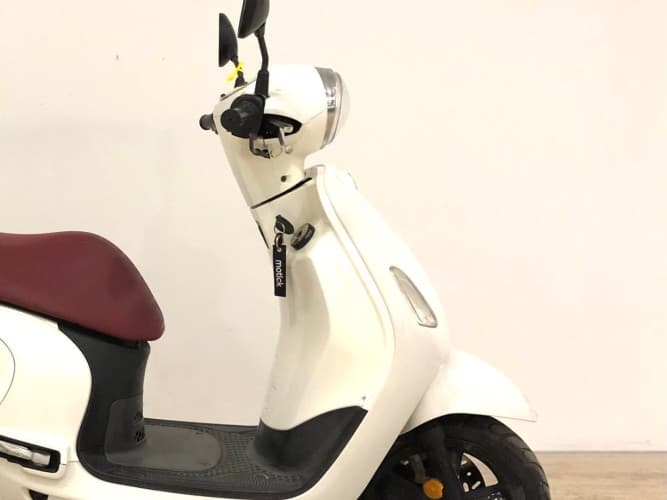 SYM FIDDLE 125 (IVA DEDUCIBLE) (TOP CASE) 2022 de segunda mano