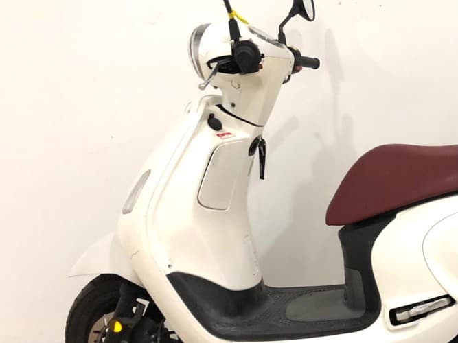 SYM FIDDLE 125 (IVA DEDUCIBLE) (TOP CASE) 2022 de segunda mano