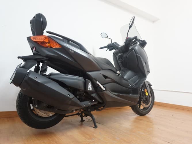 Comprar YAMAHA XMAX 400 2018 de segunda mano YAMAHA XMAX 400 2018 de segunda mano