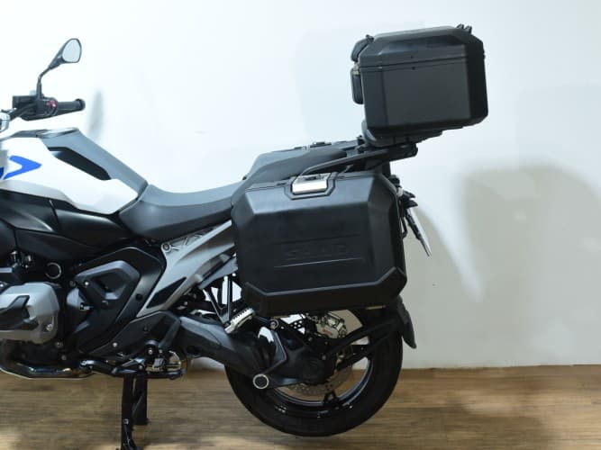 Comprar BMW R 1300 GS (3 MALETAS) (3 PACKS) (REVI 50.0000 OK) 2024 de segunda mano BMW R 1300 GS (3 MALETAS) (3 PACKS) (REVI 50.0000 OK) 2024 de segunda mano
