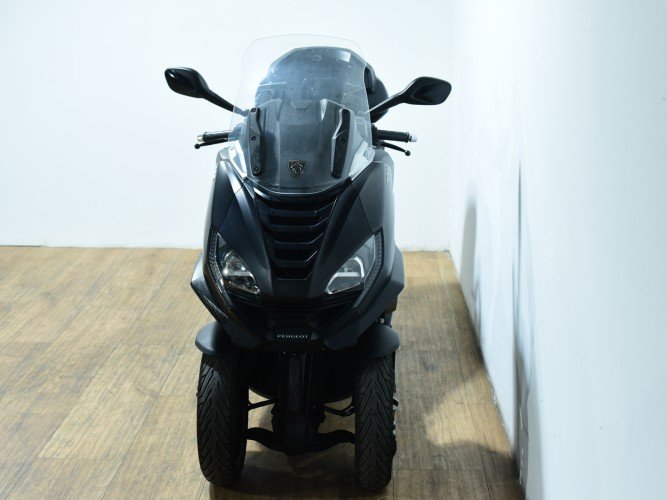 Comprar PEUGEOT METROPOLIS 400 SW (IVA DEDUCIBLE) 2023 de segunda mano PEUGEOT METROPOLIS 400 SW (IVA DEDUCIBLE) 2023 de segunda mano