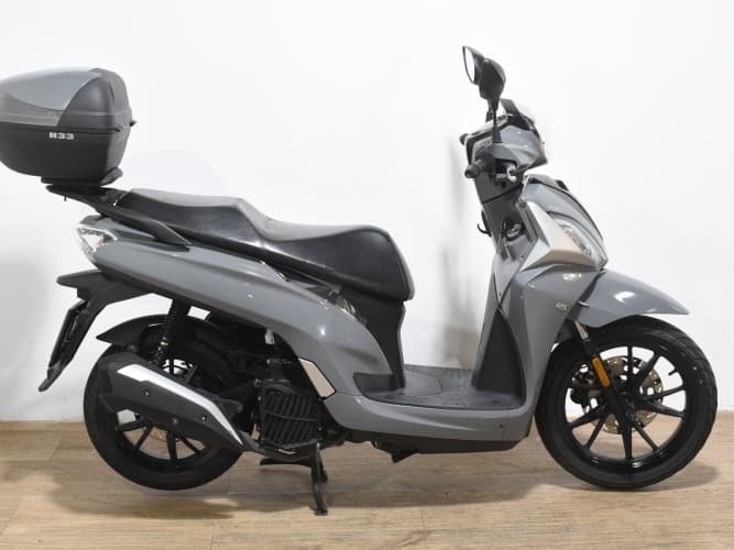 Comprar SYM SYMPHONY 125 ST LC (IVA DEDUCIBLE) 2022 de segunda mano SYM SYMPHONY 125 ST LC (IVA DEDUCIBLE) 2022 de segunda mano