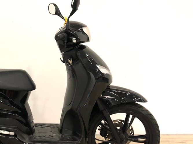 PEUGEOT TWEET 125 (IVA DEDUCIBLE) (TOP CASE) 2022 de segunda mano