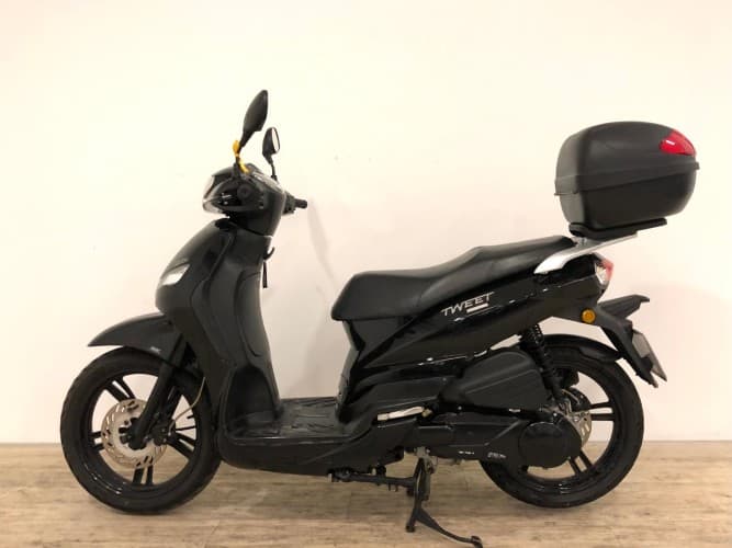 PEUGEOT TWEET 125 (IVA DEDUCIBLE) (TOP CASE) 2022 de segunda mano