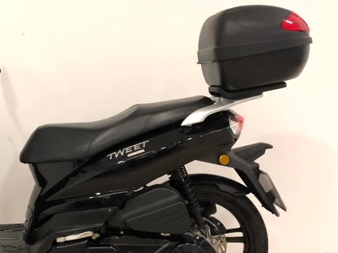 PEUGEOT TWEET 125 (IVA DEDUCIBLE) (TOP CASE) 2022 de segunda mano
