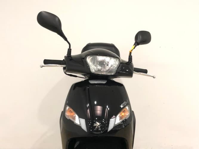 PEUGEOT TWEET 125 (IVA DEDUCIBLE) (TOP CASE) 2022 de segunda mano