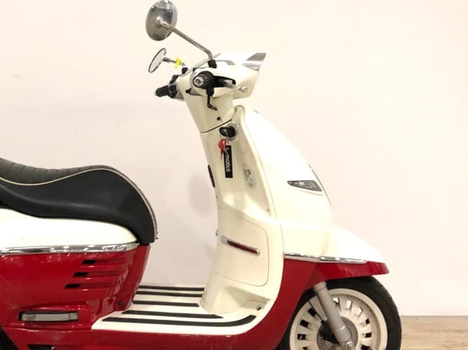 PEUGEOT DJANGO 125 (IVA DEDUCIBLE) (TOP CASE) 2022 de segunda mano