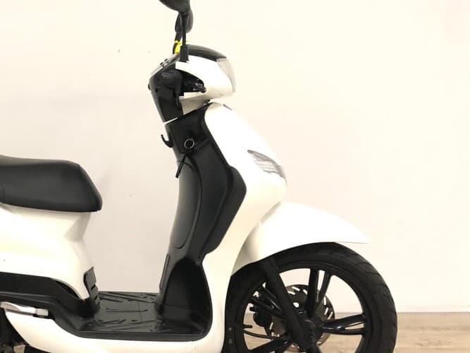 PEUGEOT TWEET 125 (IVA DEDUCIBLE) 2022 de segunda mano