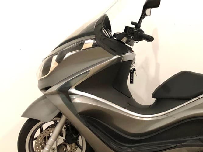 PIAGGIO X 10 350 EXECUTIVE (TOP CASE) 2014 de segunda mano