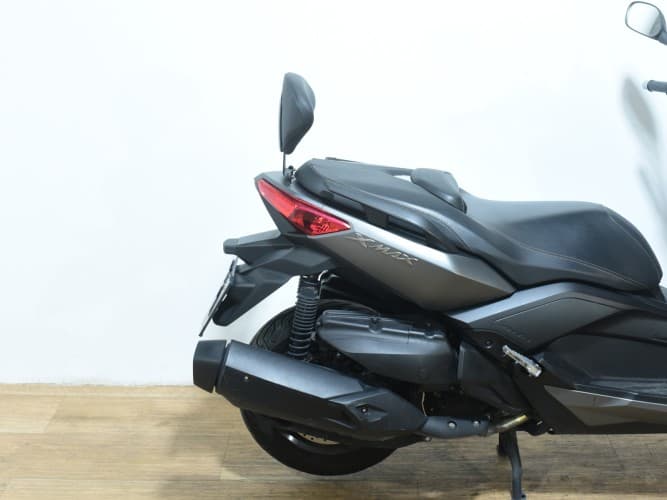 YAMAHA XMAX 400 2014 de segunda mano