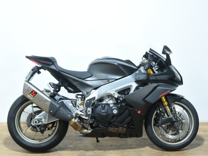 APRILIA RSV 4 1100 FACTORY (AKRAPOVIC DE SERIE) 2020 de segunda mano