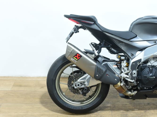 APRILIA RSV 4 1100 FACTORY (AKRAPOVIC DE SERIE) 2020 de segunda mano