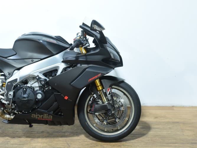 APRILIA RSV 4 1100 FACTORY (AKRAPOVIC DE SERIE) 2020 de segunda mano