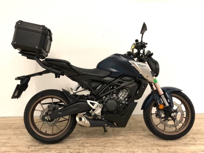 Comprar HONDA CB 125 R (TOP CASE) 2021 de segunda mano HONDA CB 125 R (TOP CASE) 2021 de segunda mano