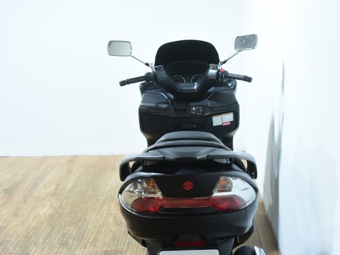 SUZUKI BURGMAN 400 2013 de segunda mano