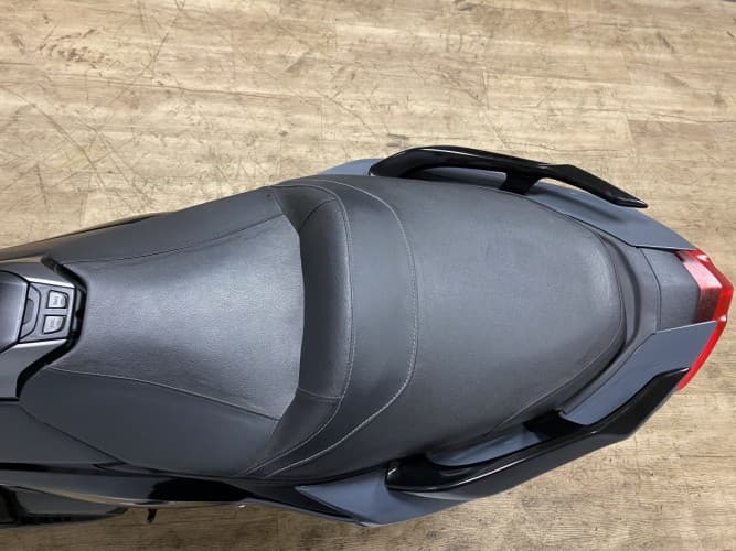 YAMAHA TMAX 560 TECH MAX 2021 de segunda mano