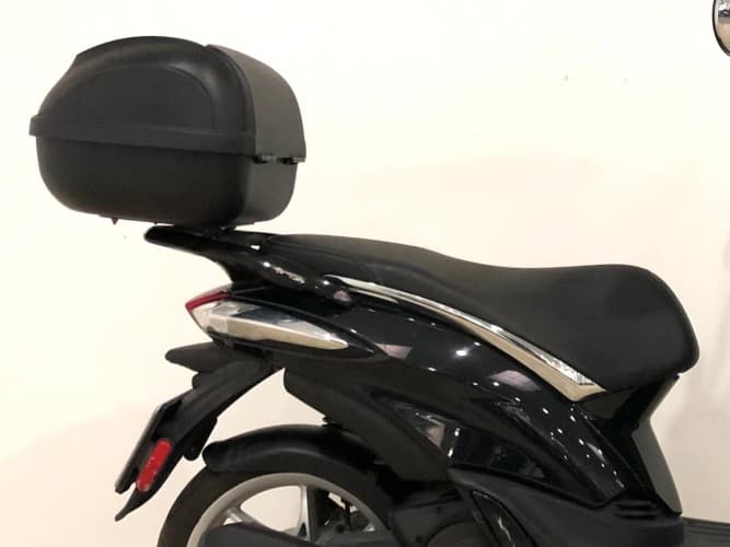 PIAGGIO LIBERTY 125 (TOP CASE) (IVA DEDUCIBLE) 2023 de segunda mano