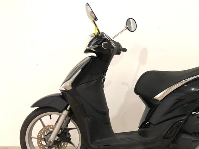 PIAGGIO LIBERTY 125 (TOP CASE) (IVA DEDUCIBLE) 2023 de segunda mano