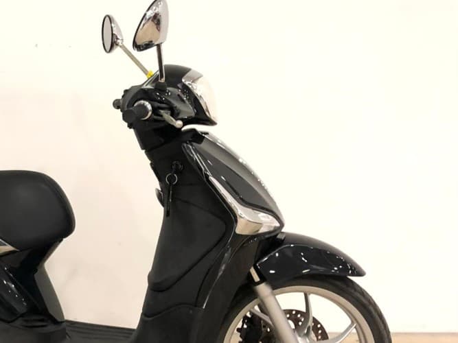 Comprar PIAGGIO LIBERTY 125 (IVA DEDUCIBLE) (TOP CASE) 2022 de segunda mano PIAGGIO LIBERTY 125 (IVA DEDUCIBLE) (TOP CASE) 2022 de segunda mano