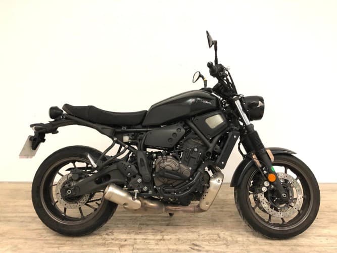 Comprar YAMAHA XSR 700 (A) 2022 de segunda mano YAMAHA XSR 700 (A) 2022 de segunda mano