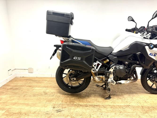 Comprar BMW F 800 GS (2 PACKS + 3 MAL) (IVA) (REVI 50K OK) 2024 de segunda mano BMW F 800 GS (2 PACKS + 3 MAL) (IVA) (REVI 50K OK) 2024 de segunda mano
