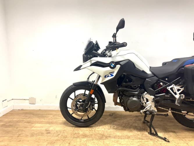 Comprar BMW F 800 GS (2 PACKS + 3 MAL) (IVA) (REVI 50K OK) 2024 de segunda mano BMW F 800 GS (2 PACKS + 3 MAL) (IVA) (REVI 50K OK) 2024 de segunda mano