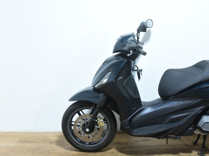 PIAGGIO BEVERLY 400 HPE 2021 de segunda mano