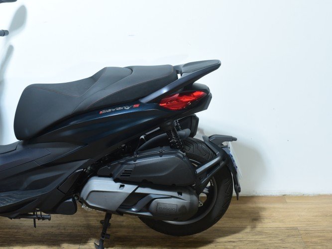 PIAGGIO BEVERLY 400 HPE 2021 de segunda mano