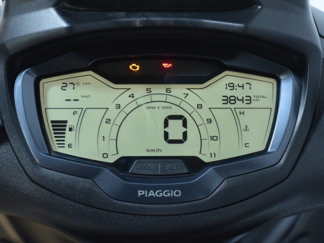 PIAGGIO BEVERLY 400 HPE 2021 de segunda mano