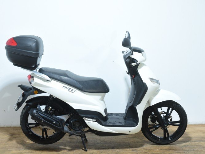 Comprar PEUGEOT TWEET 125 (IVA DEDUCIBLE) 2022 de segunda mano PEUGEOT TWEET 125 (IVA DEDUCIBLE) 2022 de segunda mano