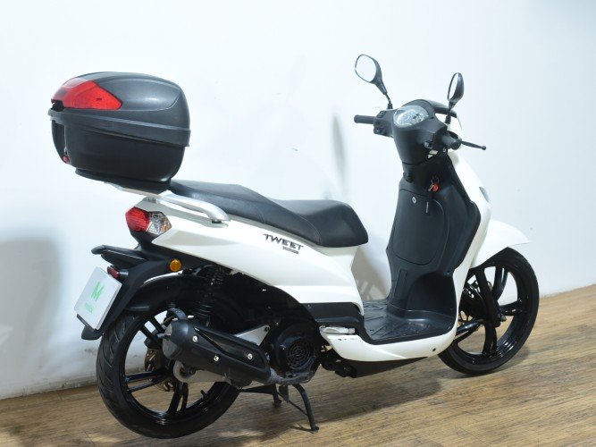Comprar PEUGEOT TWEET 125 (IVA DEDUCIBLE) 2022 de segunda mano PEUGEOT TWEET 125 (IVA DEDUCIBLE) 2022 de segunda mano