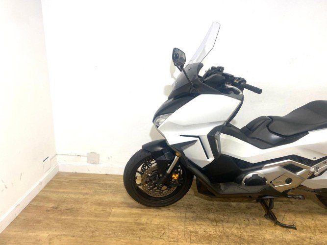 HONDA FORZA 750 2023 de segunda mano
