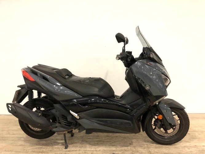 Comprar YAMAHA XMAX 125 TECH MAX 2022 de segunda mano YAMAHA XMAX 125 TECH MAX 2022 de segunda mano