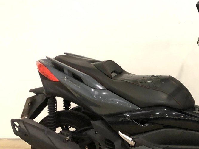 Comprar YAMAHA XMAX 125 TECH MAX 2022 de segunda mano YAMAHA XMAX 125 TECH MAX 2022 de segunda mano