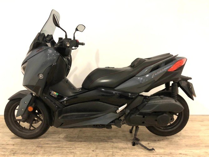 Comprar YAMAHA XMAX 125 TECH MAX 2022 de segunda mano YAMAHA XMAX 125 TECH MAX 2022 de segunda mano