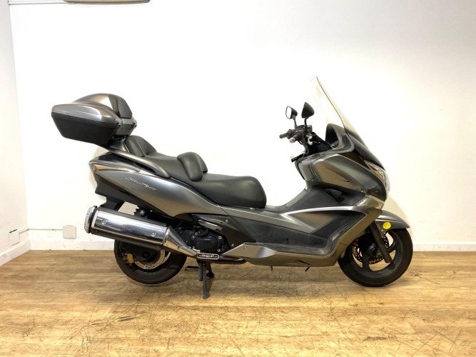 HONDA SILVER WING 600 T (TOP CASE) 2011 de segunda mano